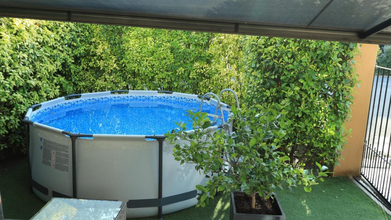 Au 8 De La Garance Villa L'Isle-sur-la-Sorgue Bagian luar foto